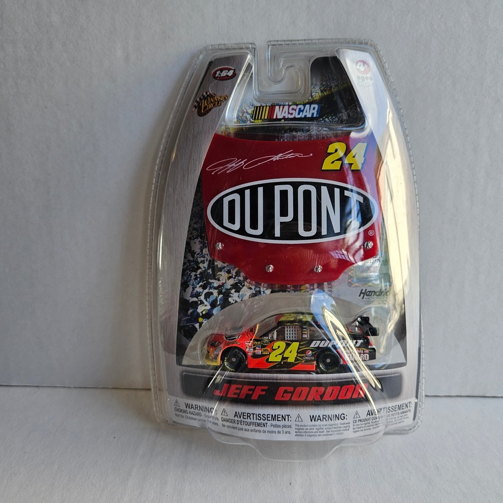 Winners Circle NASCAR Jeff Gordon 24 DuPont  Diecast Car Hendrick Motorsports
